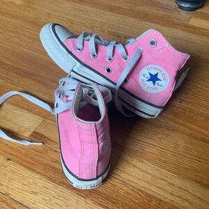 Girls. Size 11, Pink, high top Converse